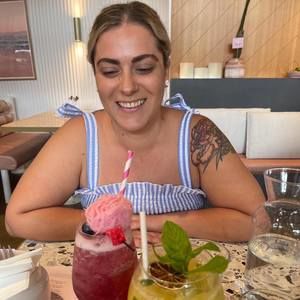 Meet your Posher, Hayley